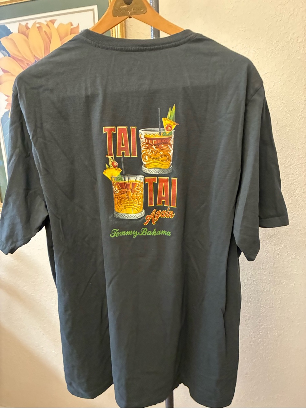 Tommy Bahama Short-Sleeve Graphic Pocket T-Shirt in Dark Gray